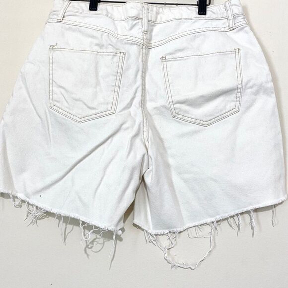 House of Harlow 1960 High Rise Denim White Cut Off Jean Shorts SIZE 31 - Picture 3 of 4